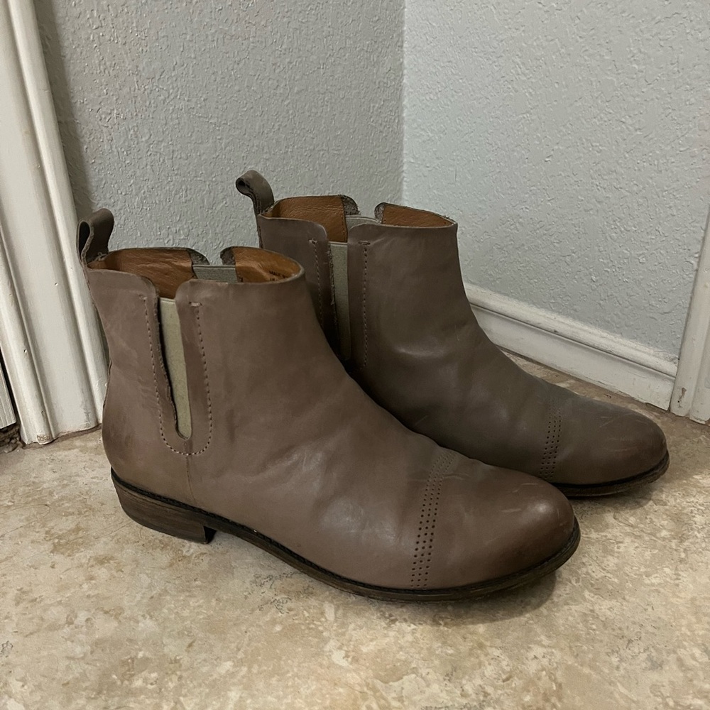 Ankle booties